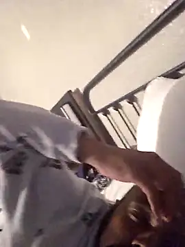 Snapshot of xHelloKitty chatting on 09.10.25 xHelloKitty online show from 09.10.25