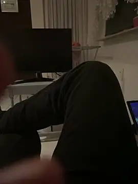 Snapshot of geilheit12 chatting on 12.20.25 geilheit12 online show from 12.20.25