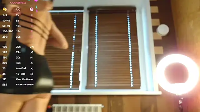 Snapshot of MaryOne__ chatting on 10.05.25 MaryOne online show from 10.05.25