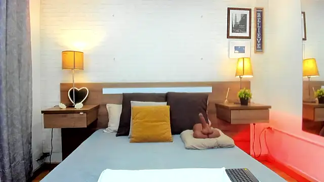 JenniferAuriston online show from 03.05.26