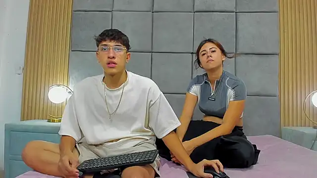 Snapshot of ChanellandMax chatting on 11.19.25 ChanellandMax online show from 11.19.25