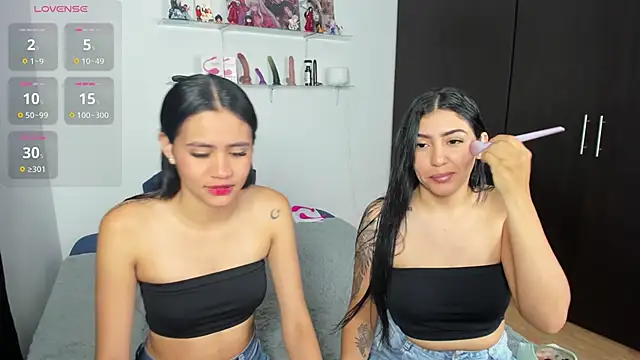 Snapshot of marianaandvalen chatting on 11.12.25 marianaandvalen online show from 11.12.25