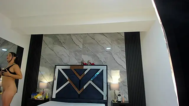 VioletRose as online show from 09.13.25