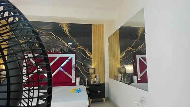 VioletRose as online show from 10.30.25