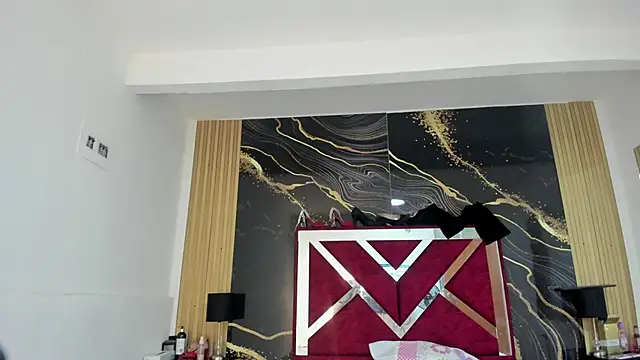 VioletRose as online show from 12.02.25