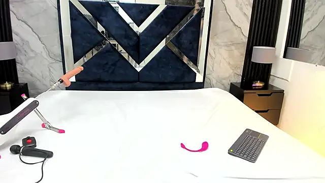 VioletRose as online show from 05.16.26