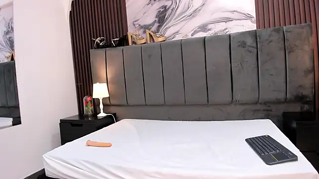VioletRose as online show from 07.31.26