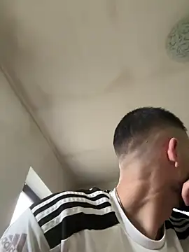 Snapshot of Gold7leonnnn chatting on 03.29.26 Gold7leonnnn online show from 03.29.26