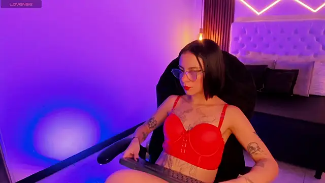 ZamabyCrucie online show from 12.14.25