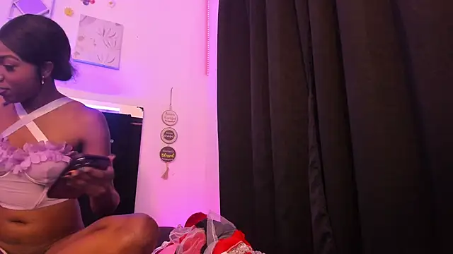 AkariRosetti online show from 10.24.25