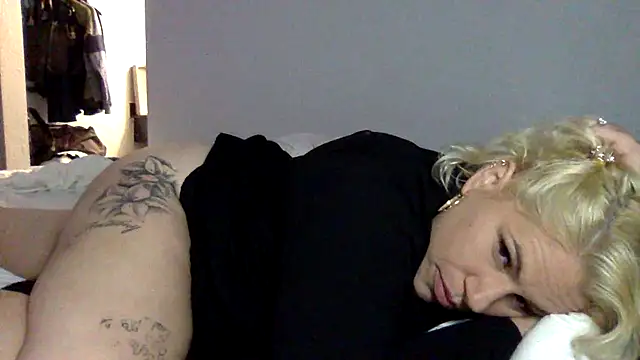 Snapshot of toomuchofafreak chatting on 09.08.25 toomuchofafreak online show from 09.08.25