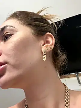 KaseyQuinn  online show from 11.12.25