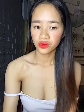 Snapshot of TiNa_04 chatting on 09.16.25 TiNa 04 online show from 09.16.25