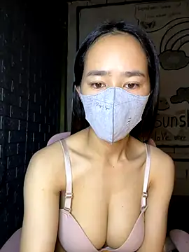 Snapshot of TiNa_04 chatting on 09.24.25 TiNa 04 online show from 09.24.25