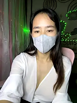 Snapshot of TiNa_04 chatting on 10.03.25 TiNa 04 online show from 10.03.25