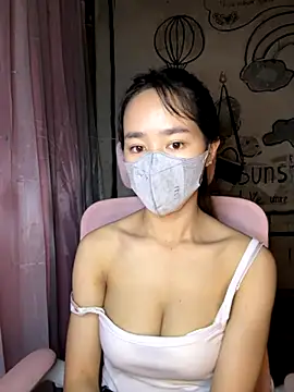 Snapshot of TiNa_04 chatting on 10.16.25 TiNa 04 online show from 10.16.25