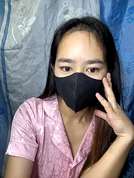 Snapshot of TiNa_04 chatting on 10.21.25 TiNa 04 online show from 10.21.25