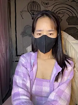 Snapshot of TiNa_04 chatting on 11.22.25 TiNa 04 online show from 11.22.25