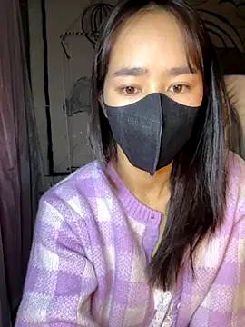 Snapshot of TiNa_04 chatting on 11.23.25 TiNa 04 online show from 11.23.25