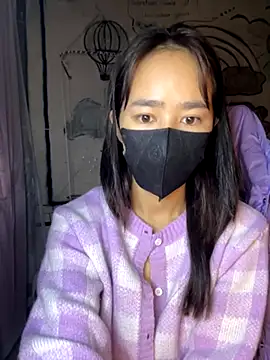 Snapshot of TiNa_04 chatting on 11.26.25 TiNa 04 online show from 11.26.25