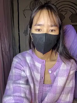 Snapshot of TiNa_04 chatting on 11.29.25 TiNa 04 online show from 11.29.25