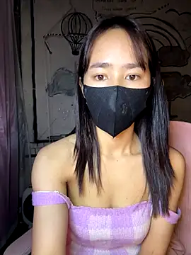 Snapshot of TiNa_04 chatting on 12.14.25 TiNa 04 online show from 12.14.25