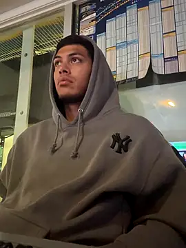 Snapshot of StrokingDaddy4 chatting on 10.02.25 StrokingDaddy4 online show from 10.02.25