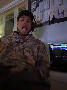 Snapshot of StrokingDaddy4 chatting on 10.27.25 StrokingDaddy4 online show from 10.27.25