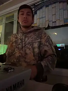 Snapshot of StrokingDaddy4 chatting on 11.17.25 StrokingDaddy4 online show from 11.17.25