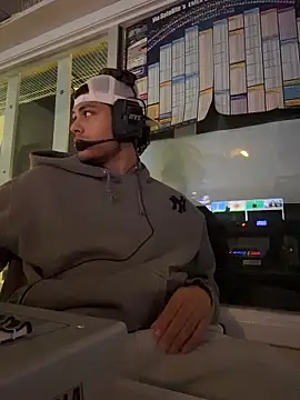 Snapshot of StrokingDaddy4 chatting on 11.19.25 StrokingDaddy4 online show from 11.19.25