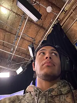 Snapshot of StrokingDaddy4 chatting on 11.20.25 StrokingDaddy4 online show from 11.20.25