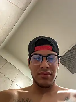 Snapshot of StrokingDaddy4 chatting on 12.05.25 StrokingDaddy4 online show from 12.05.25