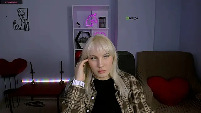 Snapshot of marta_smith chatting on 11.16.25 marta smith online show from 11.16.25