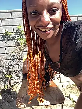 LonelyQueenxx25 online show from 06.15.26