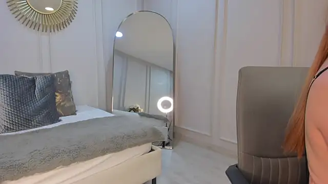 CharlotteBrownn  online show from 10.04.25