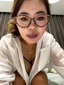 Snapshot of feifei_521 chatting on 09.18.25 feifei 521 online show from 09.18.25