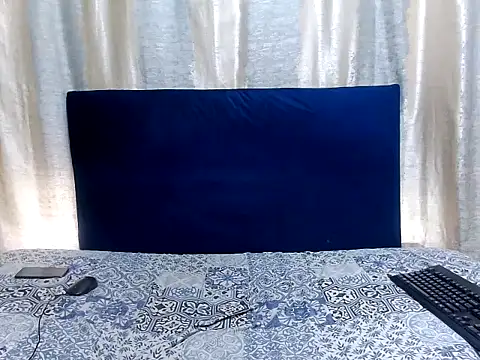 Snapshot of KinkyTrans23 chatting on 11.15.25 KinkyTrans23 online show from 11.15.25