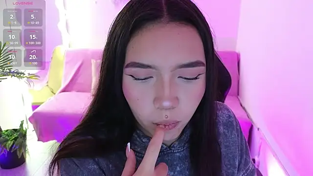 Snapshot of Ameliiaa_tay chatting on 11.25.25 Ameliiaa tay online show from 11.25.25