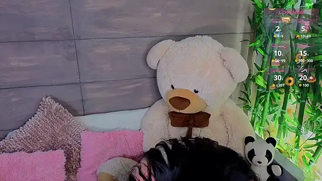 Snapshot of MeganAdamms chatting on 09.16.25 MeganAdamms online show from 09.16.25