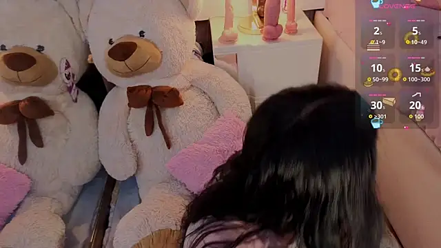 Snapshot of MeganAdamms chatting on 10.24.25 MeganAdamms online show from 10.24.25