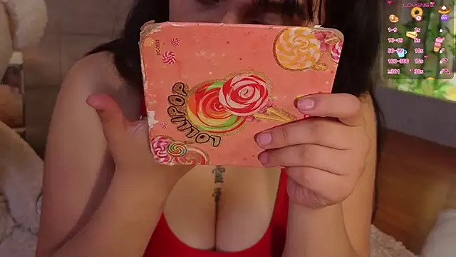 Snapshot of MeganAdamms chatting on 11.14.25 MeganAdamms online show from 11.14.25