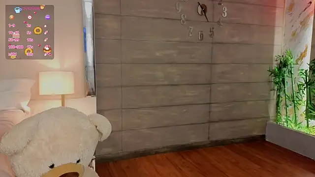 Snapshot of MeganAdamms chatting on 12.15.25 MeganAdamms online show from 12.15.25