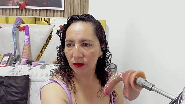 Luna Naughty1 online show from 04.30.26