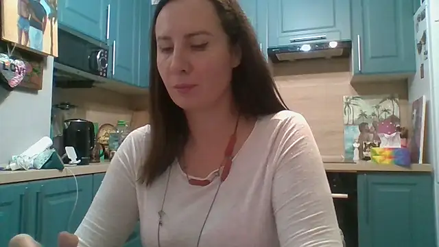 Snapshot of ALICAINWONDERLAND chatting on 11.06.25 ALICAINWONDERLAND online show from 11.06.25