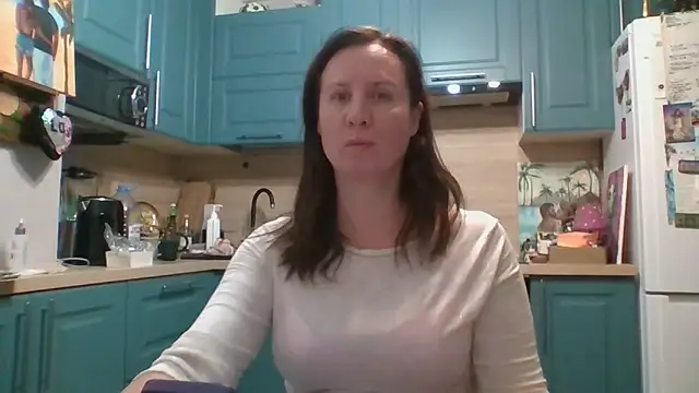 Snapshot of ALICAINWONDERLAND chatting on 12.02.25 ALICAINWONDERLAND online show from 12.02.25