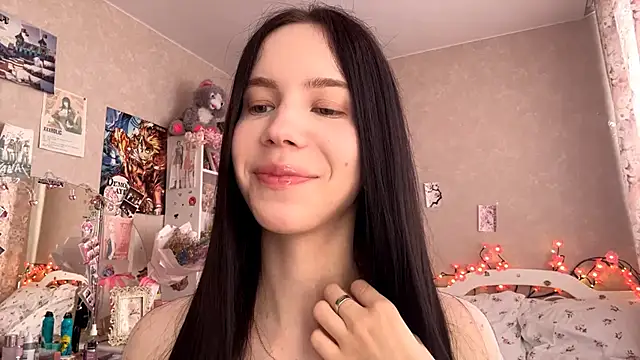 Snapshot of AxyKitten chatting on 10.10.25 AxyKitten online show from 10.10.25