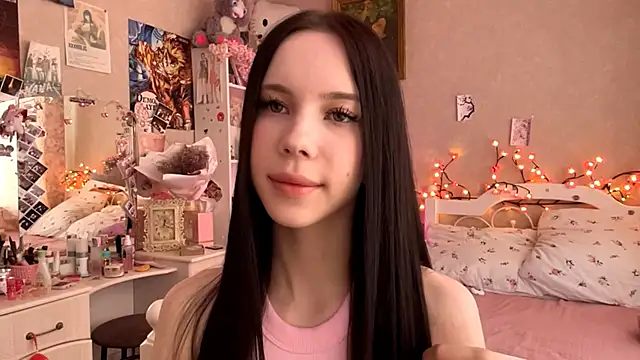 Snapshot of AxyKitten chatting on 10.19.25 AxyKitten online show from 10.19.25