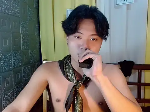 Snapshot of youre_BabyBoy chatting on 11.21.25 youre BabyBoy online show from 11.21.25