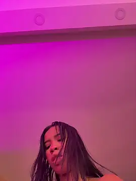 samiacooper25 online show from 04.20.26