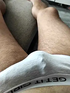 Snapshot of hansvonerotic1 chatting on 11.18.25 hansvonerotic1 online show from 11.18.25